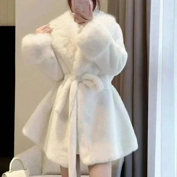 White Casual Women's Long Sleeve Faux Fur Collar Tie-Waist Faux Fur Jacket - Picture 6 of 6